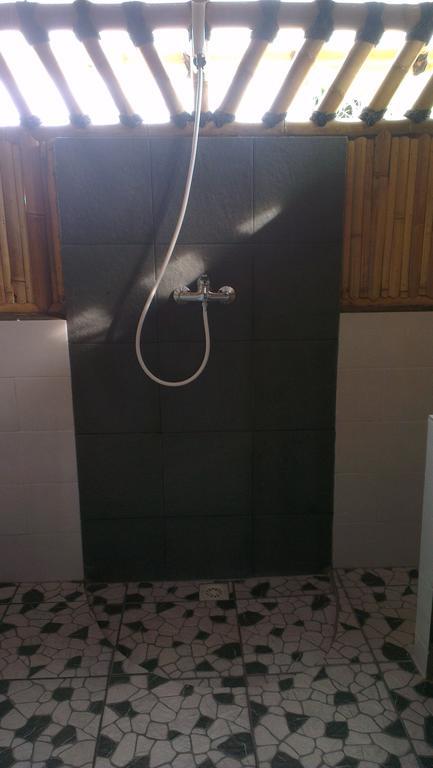 Tua Tua Keladi Bungalows Gili Air Exterior foto
